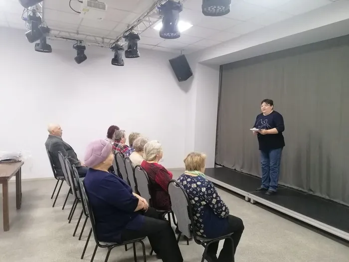 МБУК ЦДМ "Октябрь"